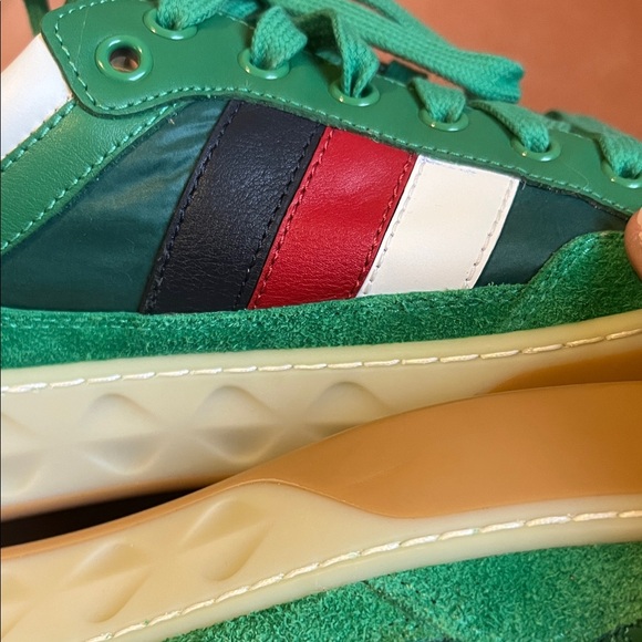 100% Authentic Gucci Green and Red Men\'s Sneakers